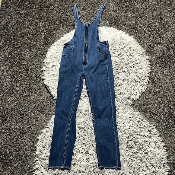 FREE People Denim Jumpsuit Size 4 - Picture 1 of 16